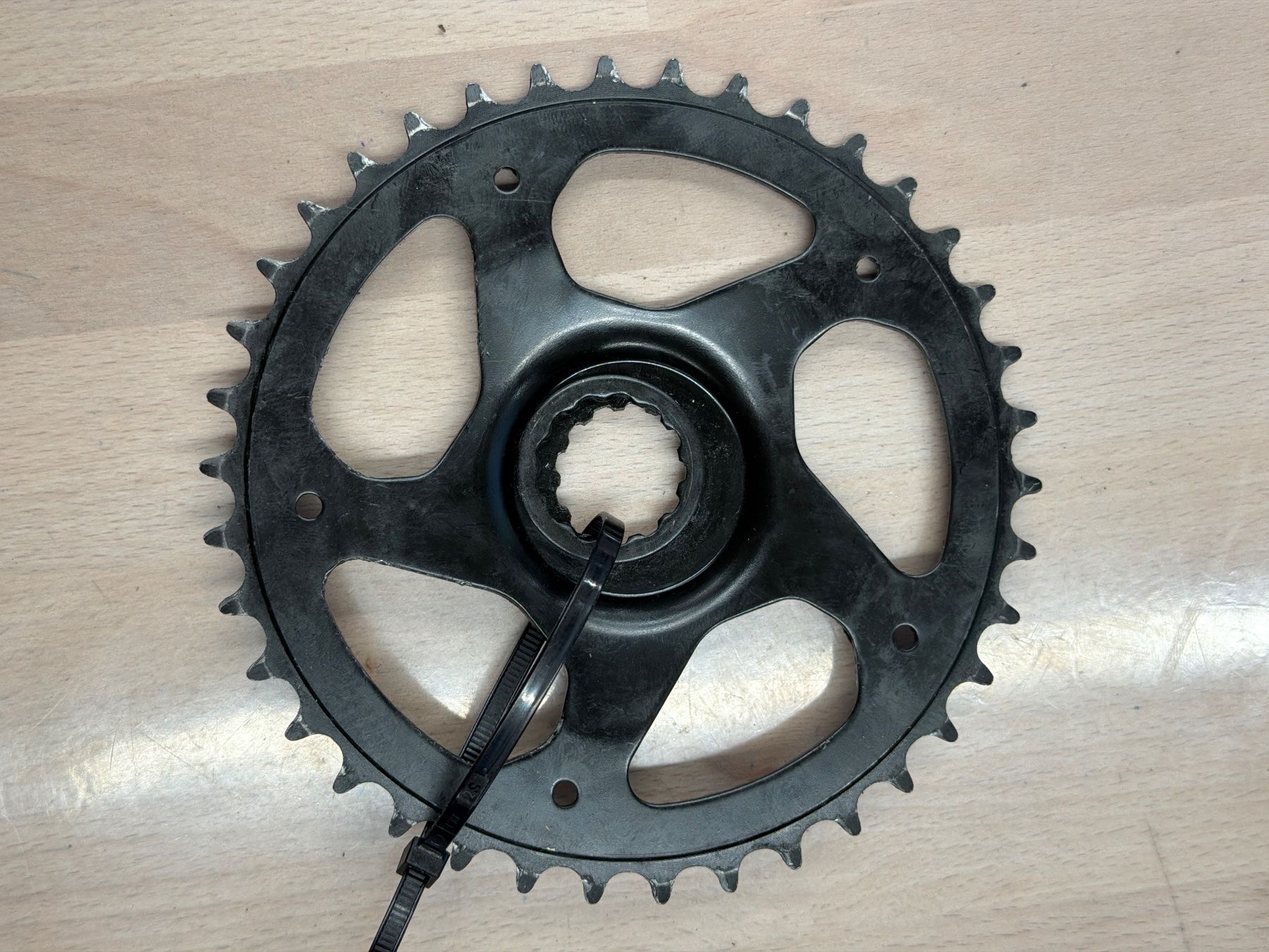 Bosch Pezzi di ricambio: Samox direct mount Chainring for Bosch 38T – Usato da Basel venduto da BICICLETTISTA 1