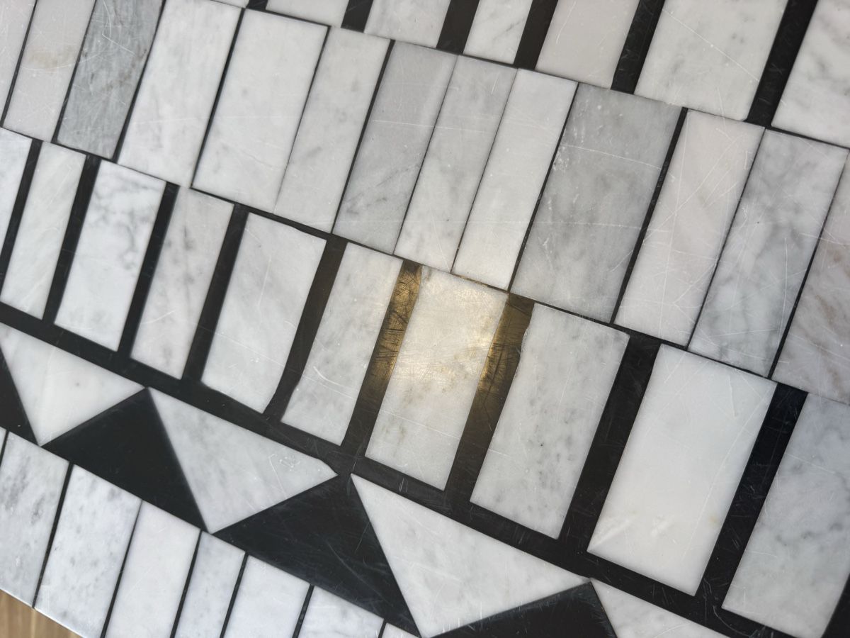 Tavoli: Vintage brutalist marble mosaic couch table – Usato da Zuerich venduto da EMANUELEFEDERICO 8