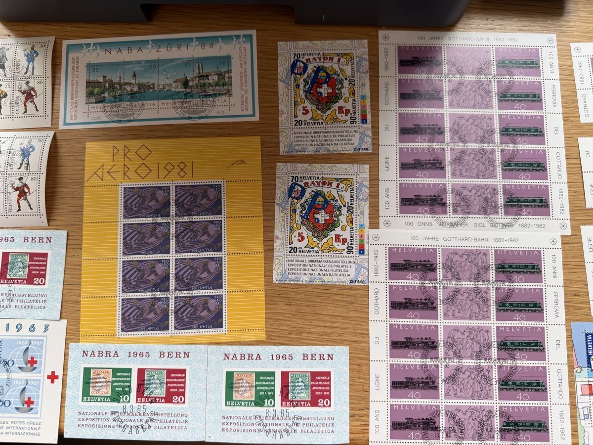 Tous les timbres: 35 Blöcke Schweiz – D'occasion à Murgenthal par Tina_4055 1