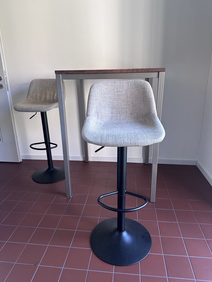 Stühle: 2 Bar Hockers – Neu (gemäss Beschreibung) aus Zürich von juz_2t2j 2