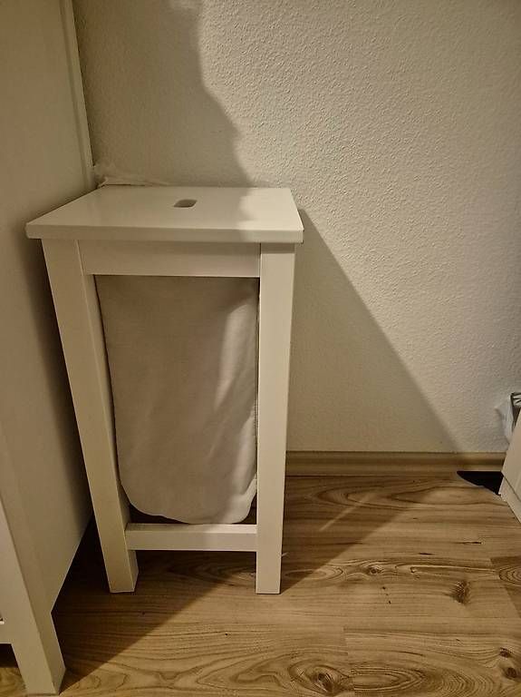 Wiegen & Stubenwagen: Laundry hamper - white – Gebraucht aus Zurich von sof_pz8l