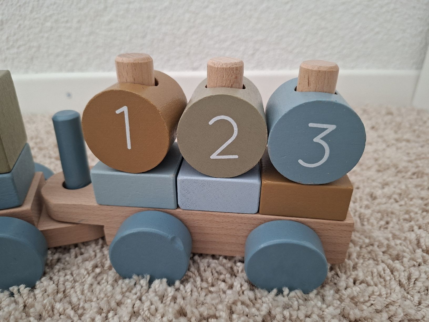 Spielzeuge: Little Dutch Holzzug / Steckspiel – Gebraucht aus Balterswil von Steineparadies 6