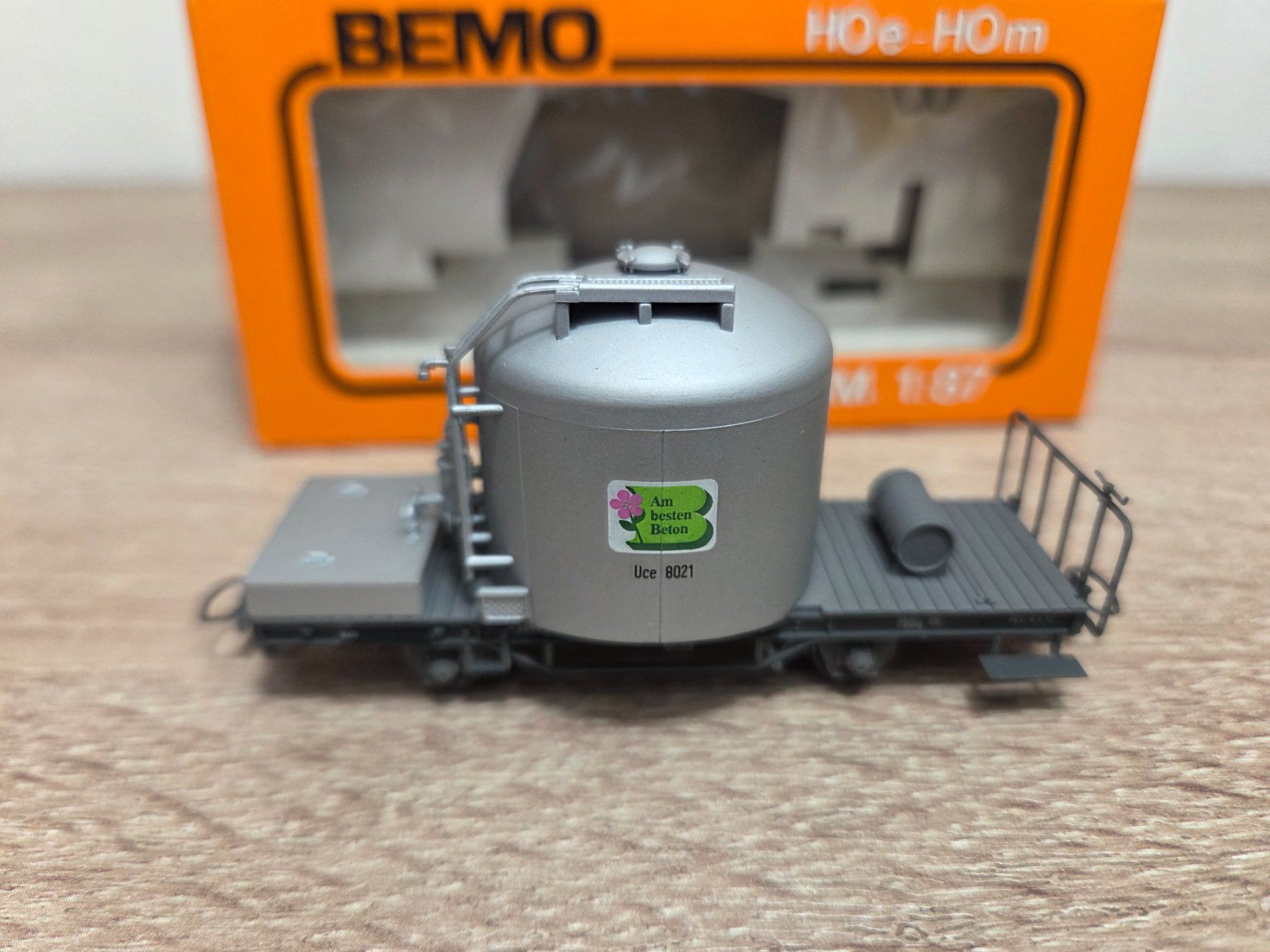 Bemo Modelleisenbahnen: Bemo 2252 Zementtransportwagen RhB H0m – Gebraucht aus St-Aubin-Sauges von Lo_Go