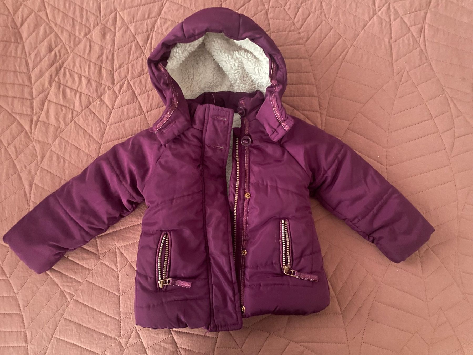 Giacche & Cappotti: warme, violette Mädchen Winterjacke – Nuovo (secondo la descrizione) da Schwyz venduto da chasemaxus88