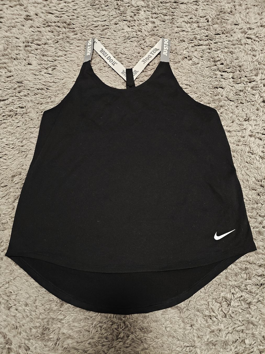 Nike Top: Nike Tank Top – Usato da Pieterlen venduto da Saemelili