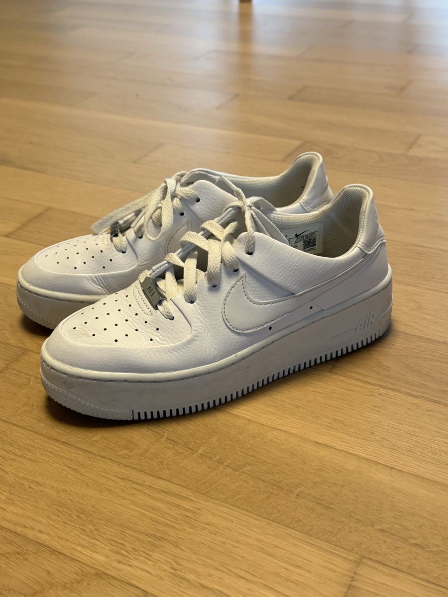 Nike Scarpe da uomo: Nike Air Force 1 Shadow Weiss – Usato da Beromünster venduto da and_298y
