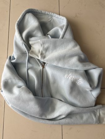 Elevate Light Blue Zip-Up Hoodie - Size Medium, Spring!