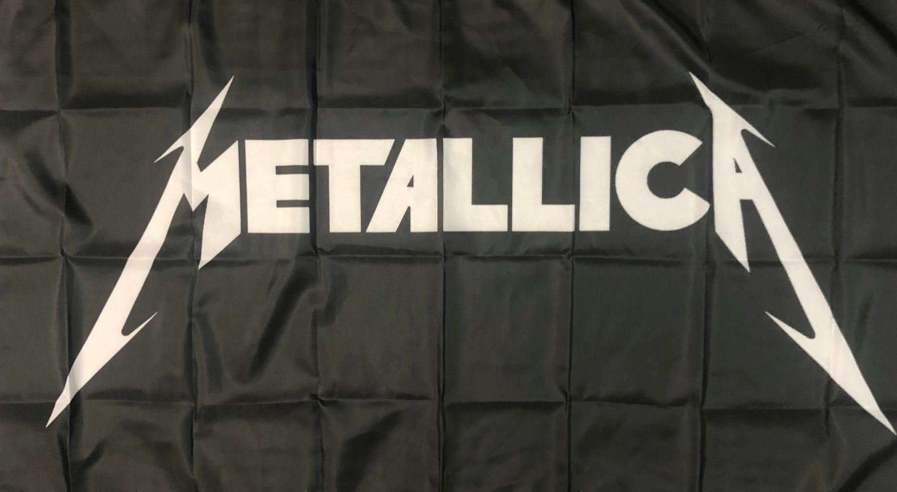 Fahnen: Metallica Fahne James Hetfield Sandman One Fuel 1986 Puppets – Neu und originalverpackt aus Dättlikon von easythings