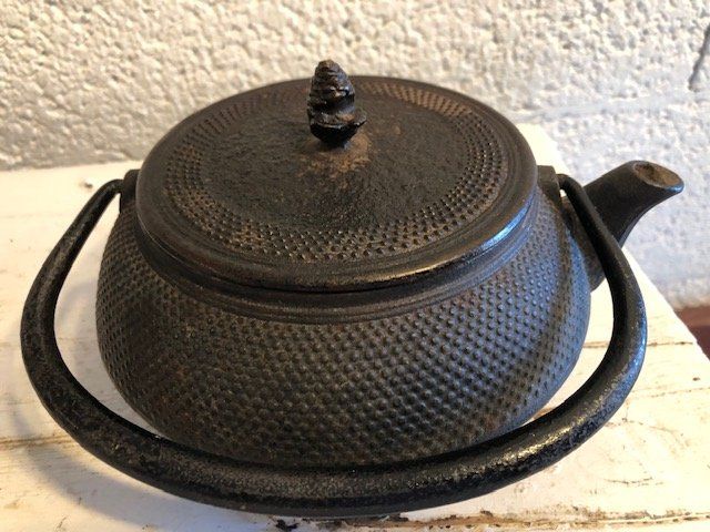 Teekannen: Ancienne théière en fonte – Gebraucht aus Chézard St Martin von schmitt 4