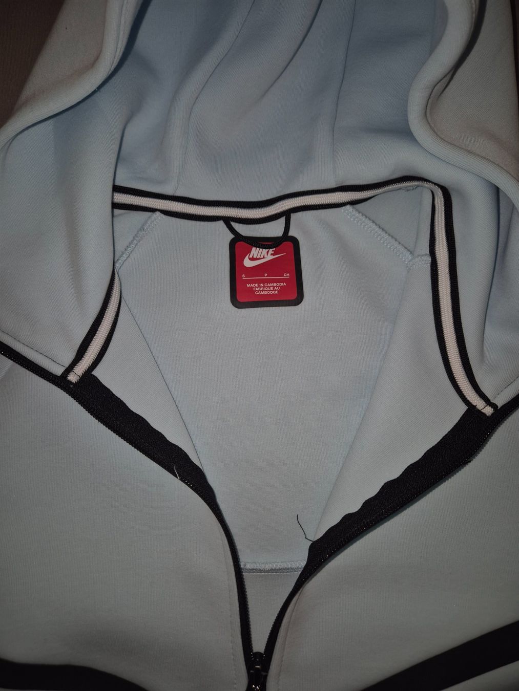 Nike Lotti di vestiti: Nike Tech Fleece Trainingsanzug – Usato da Luzern venduto da Yel_low 2