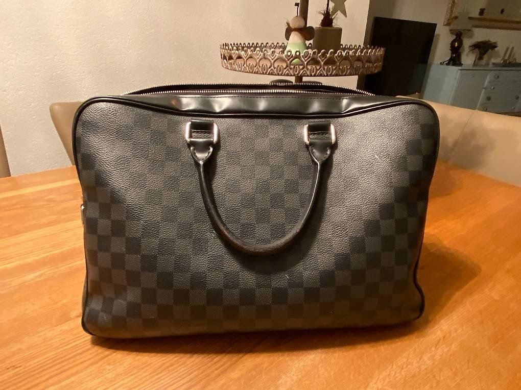 Louis Vuitton Valigie & Borse: Louis Vuitton Aktentasche Porte Documents – Usato da Ittigen venduto da mar_9fd6 2