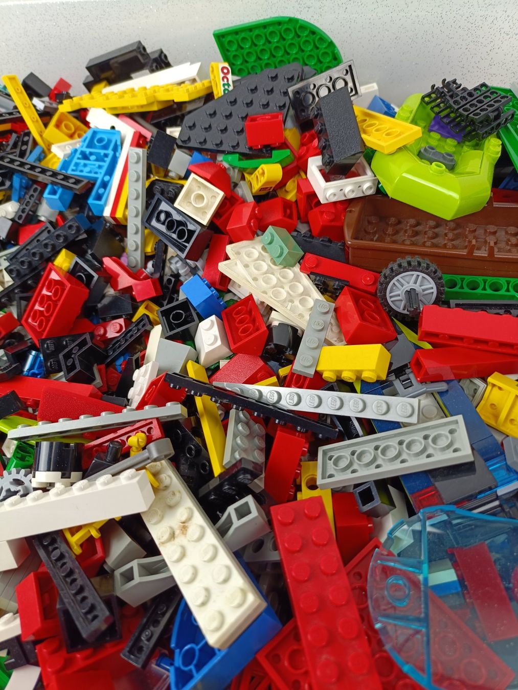 Lego Giocattoli: Lego Lot 8,5Kg. – Usato da Köniz venduto da bro_c9ky