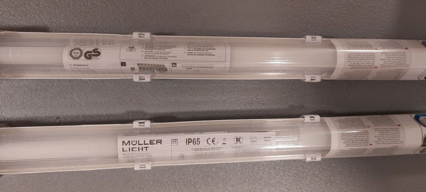 Lampes: 2 LED Röhren komplett mit Halterung – D'occasion à Lupfig par Robob2 2