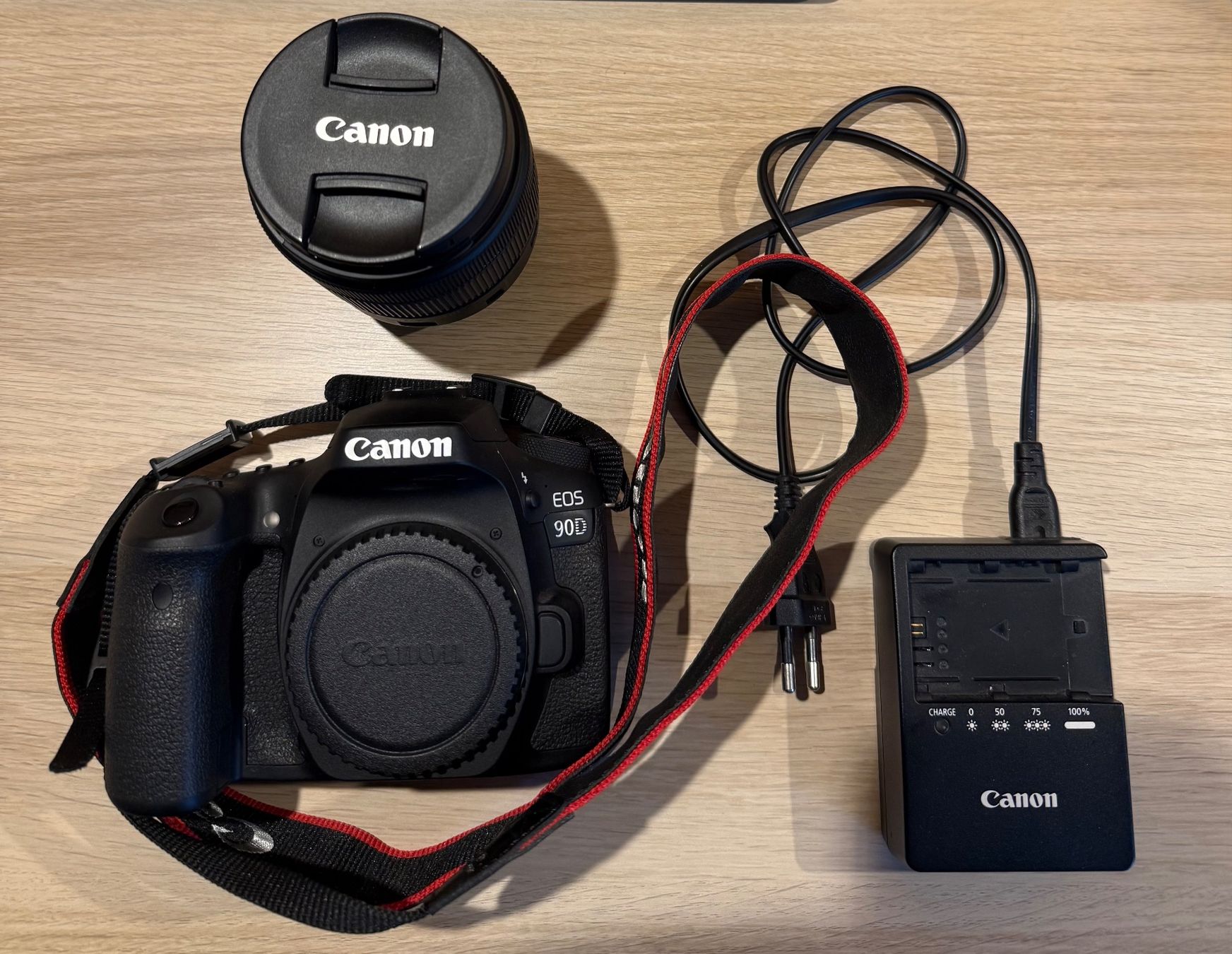 Canon Fotocamera: Canon EOS 90D + EF-S 18-135mm IS USM – Usato da Bönigen venduto da Andy_7726 5