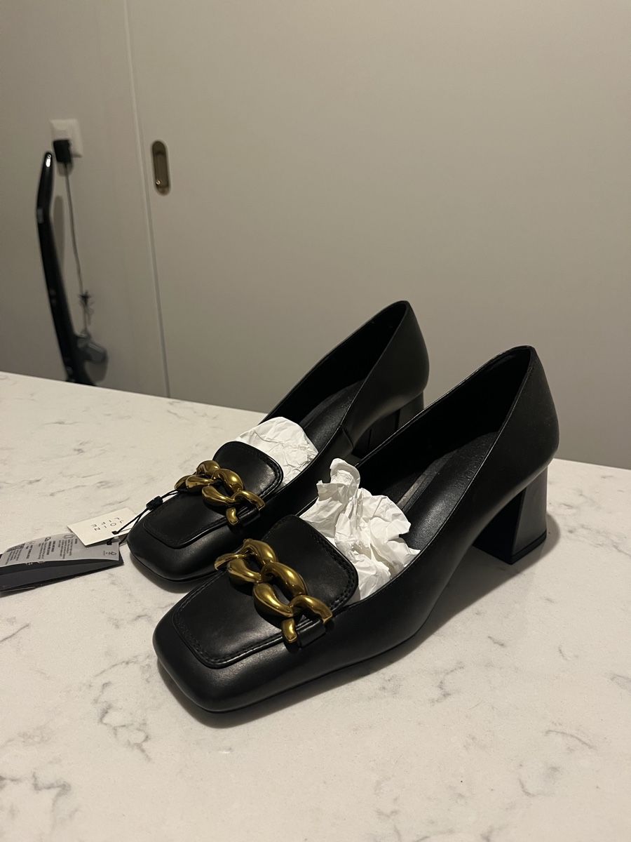 Massimo Dutti Scarpe da donna: Massimo Dutti Leather Block Heel Chain Loafers, EU 39 – Nuovo (secondo la descrizione) da Mies venduto da nic_yk5d