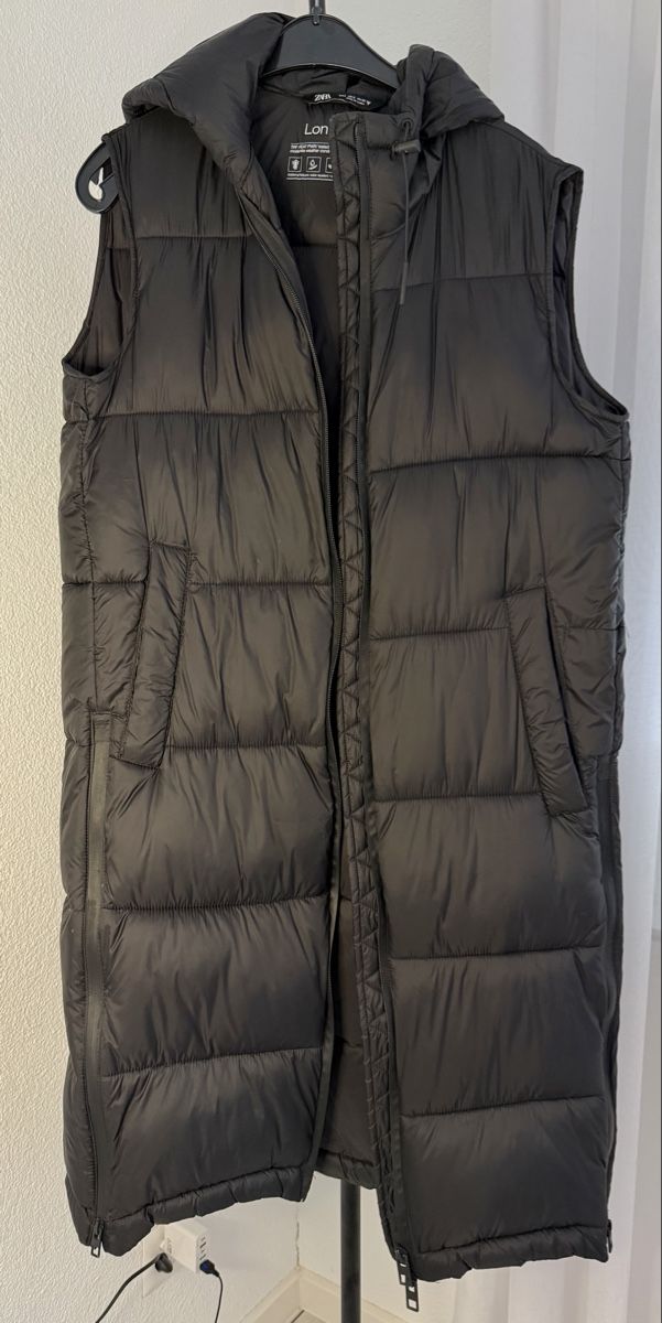 Gilets & Westen: Lange schwarze Steppweste – Gebraucht aus Rorschach von Tara234 1