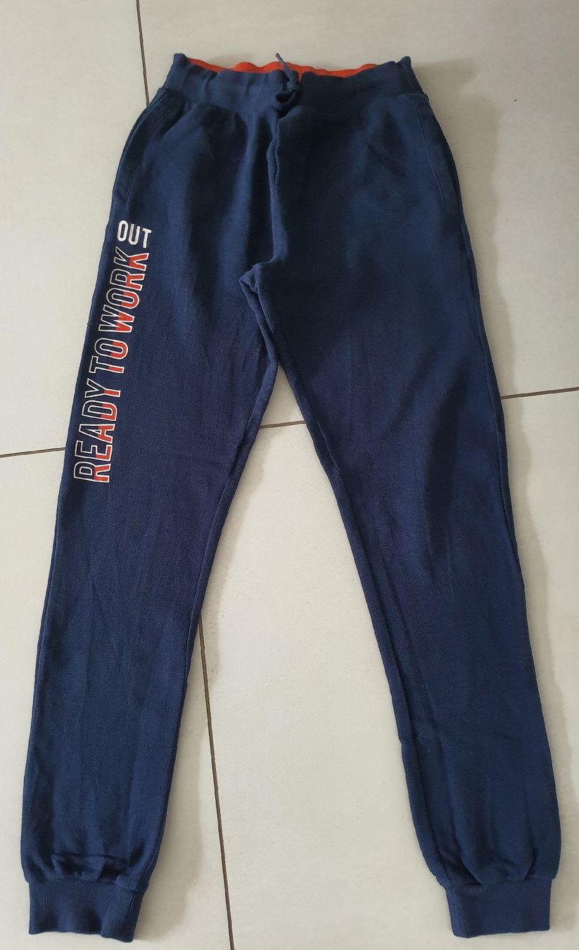 Pantaloni: 2 jeans et 1 pantalon training taille 164 – Nuovo (secondo la descrizione) da Vouvry venduto da Arwenne 2