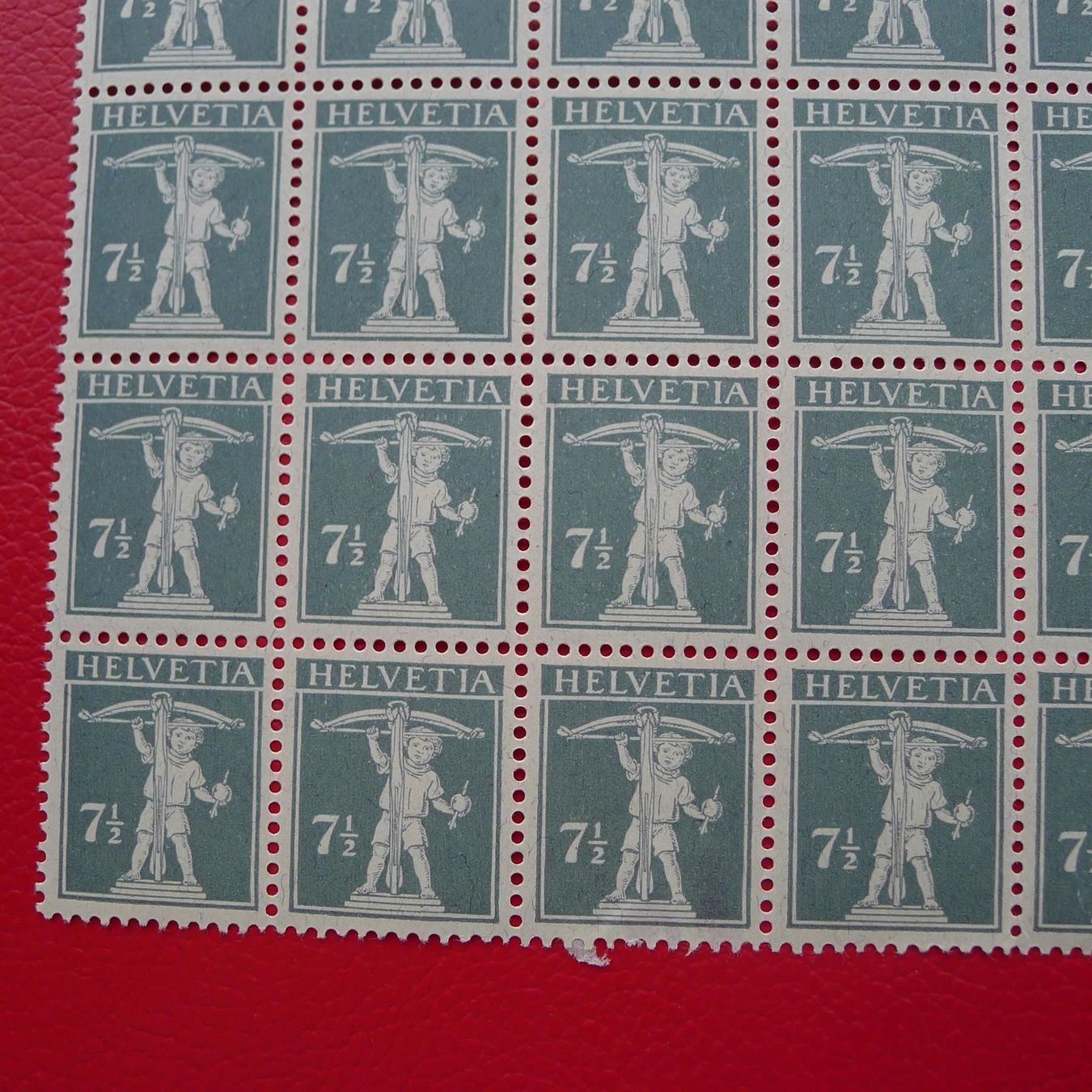 Tutti i francobolli: 1918: 138II, 40er BOGEN ** postfrisch, +TAB oben, Kat: 200.- – Usato da Sursee venduto da Luzernerraute 3