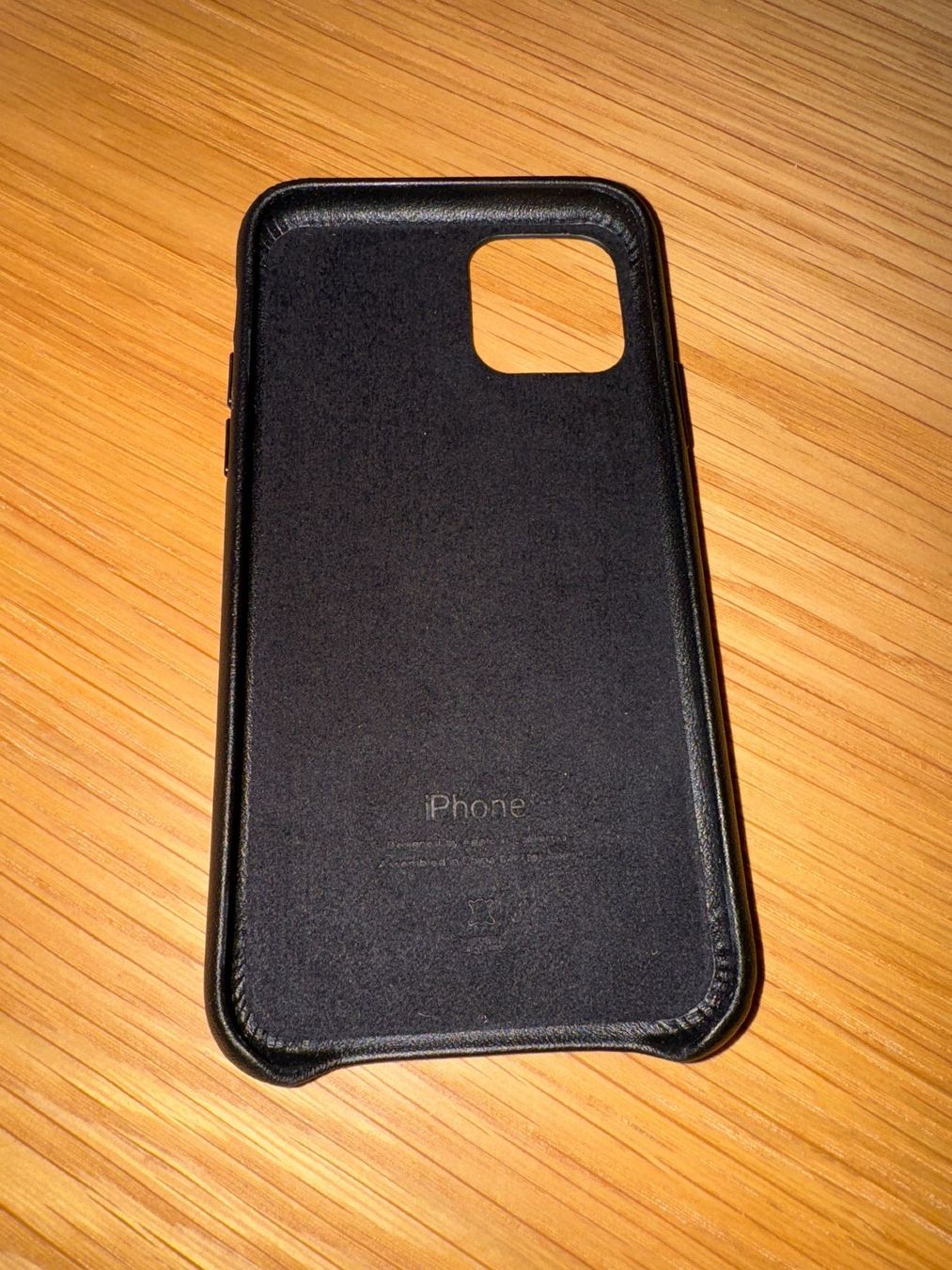Apple Cover & Protezioni schermo: iPhone 11 Pro Leather Case - Schwarz (Unbenutzt) – Nuovo (secondo la descrizione) da Basel venduto da tobi.ca 1