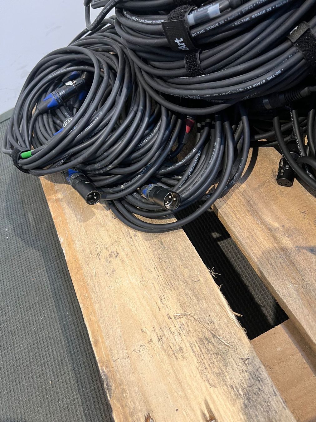 Kabel: 024 Grosser Posten diverse Audiokabel – Gebraucht aus Wangen an der Aare von TBYN 4