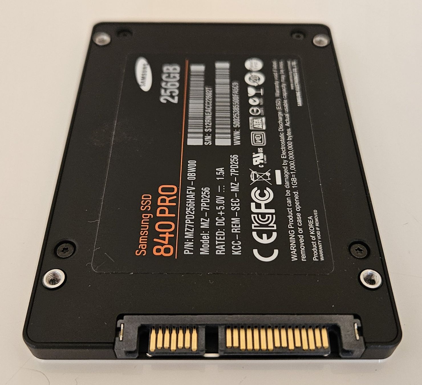 Samsung Dischi rigidi: SSD 256GB Samsung 860 PRO – Usato da Lausanne venduto da FamilleCool