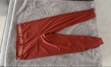 10 x Damensport Kleider