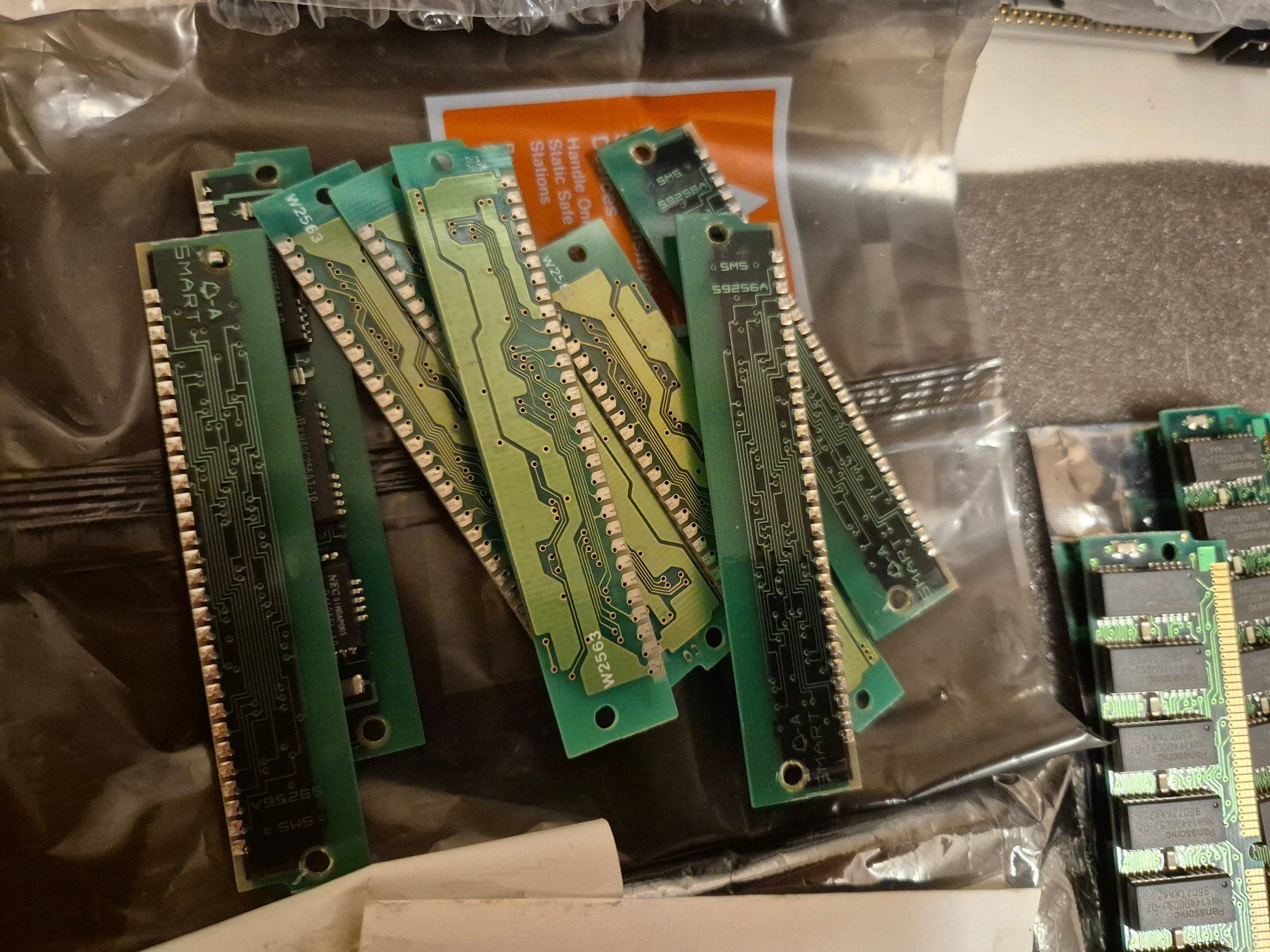 PC: **alte Hardware / IDE Festplatten und RAM in MB Grösse** – Usato da Uster venduto da Leoporello 4