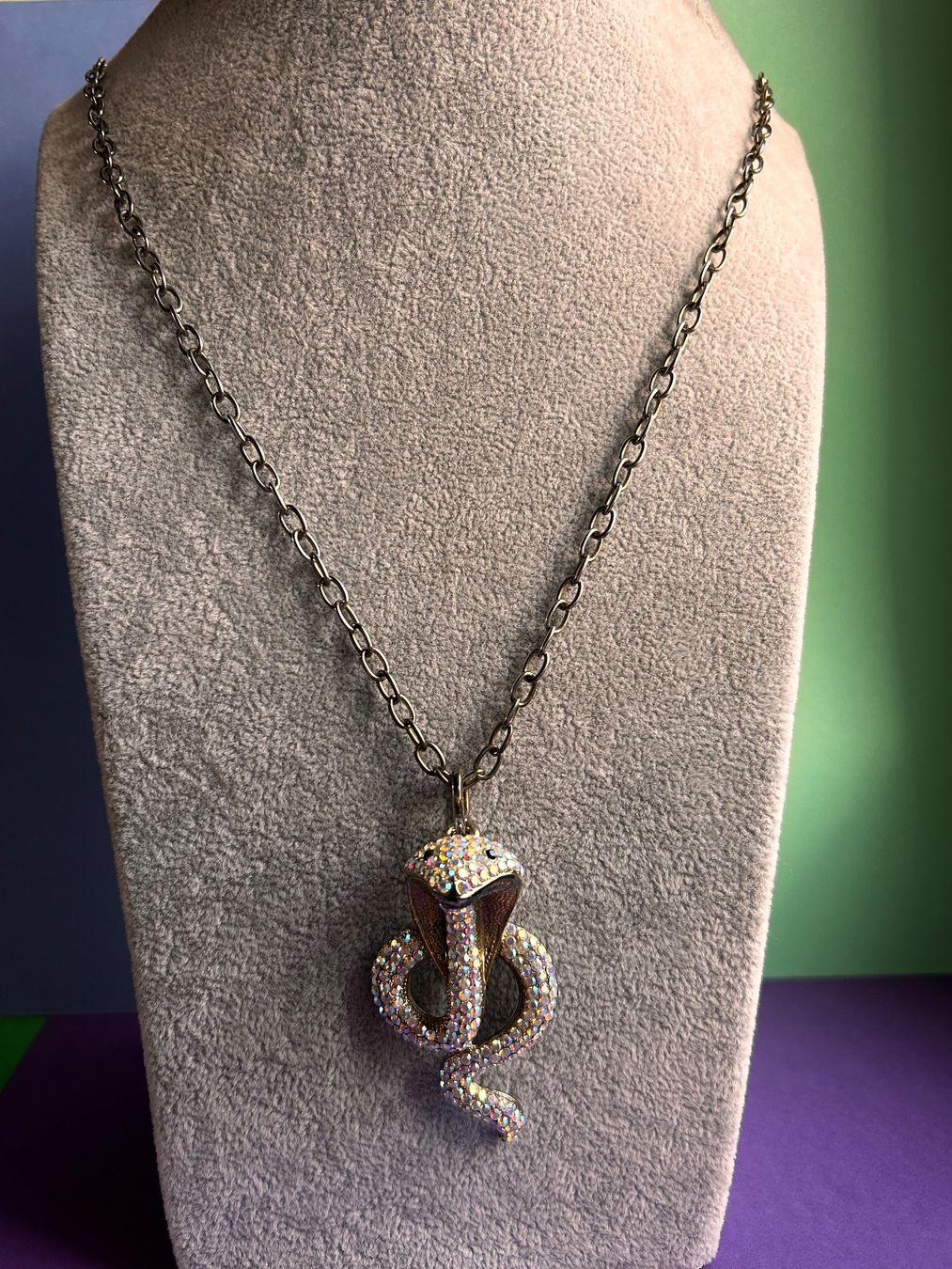 Catenine: Schlangen-Kette KOBRA WEISS Strass – Usato da Dittingen venduto da Bellevista 1