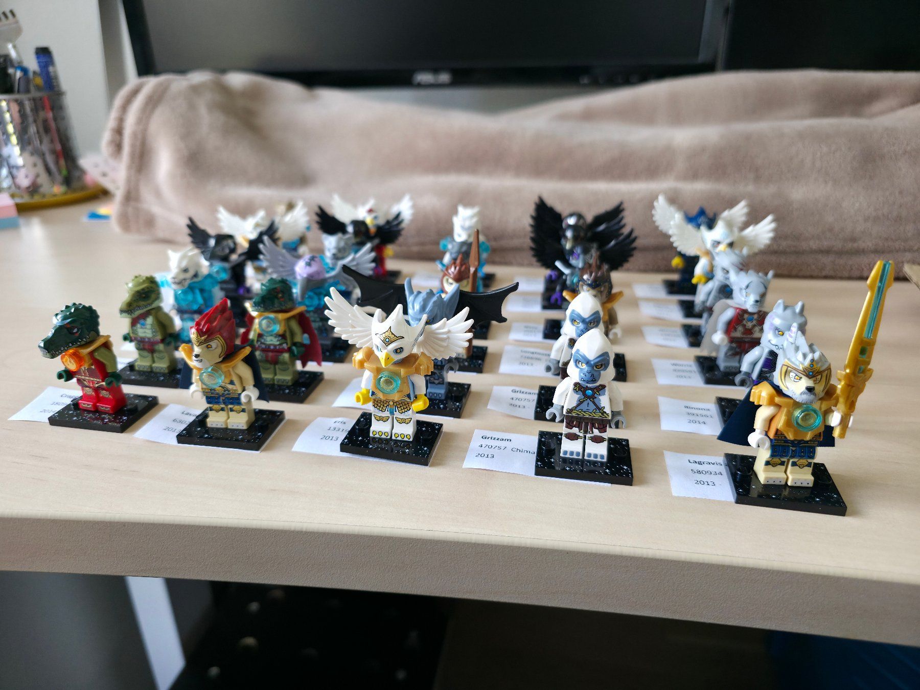 Lego Giocattoli: 30 Stück Lego Chima Minifiguren – Usato da Grüningen venduto da snaps 1
