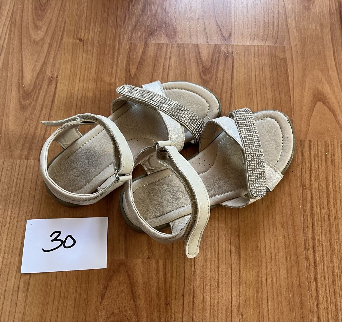 Schuhe für Mädchen: Sandalen, Grösse 30 – Gebraucht aus Jonschwil von Theswissmiss 1