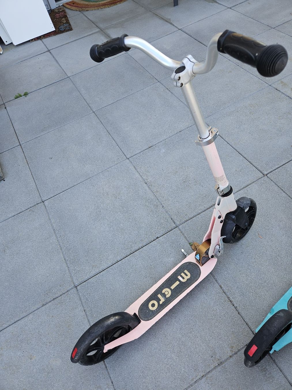 Micro Kickboard: Tretroller Pink Metall Zustand siehe Bilder – Gebraucht aus Villnachern von fca_9pks 2