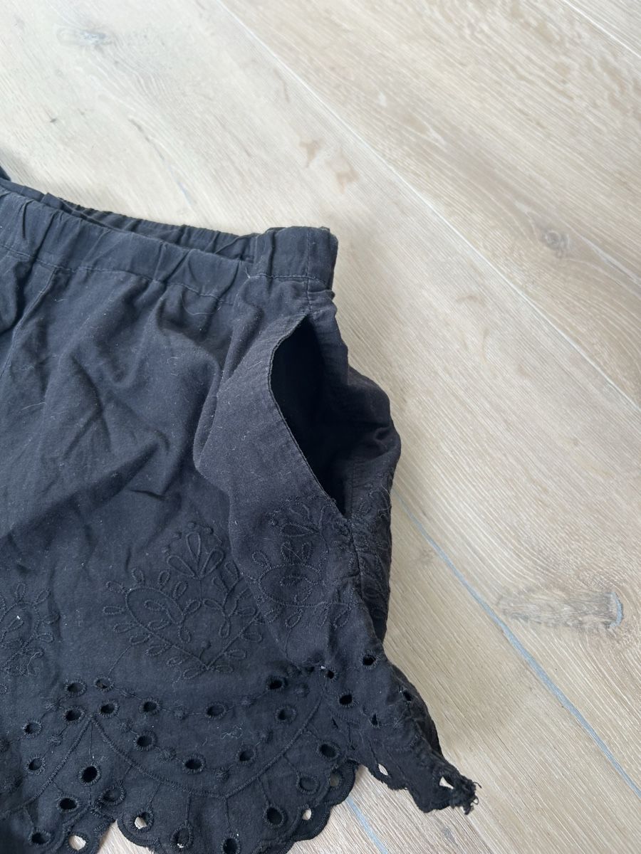 H&M Pantaloni: H&M Shorts Grösse 34 – Usato da Niederhelfenschwil venduto da aur_ms6f 1