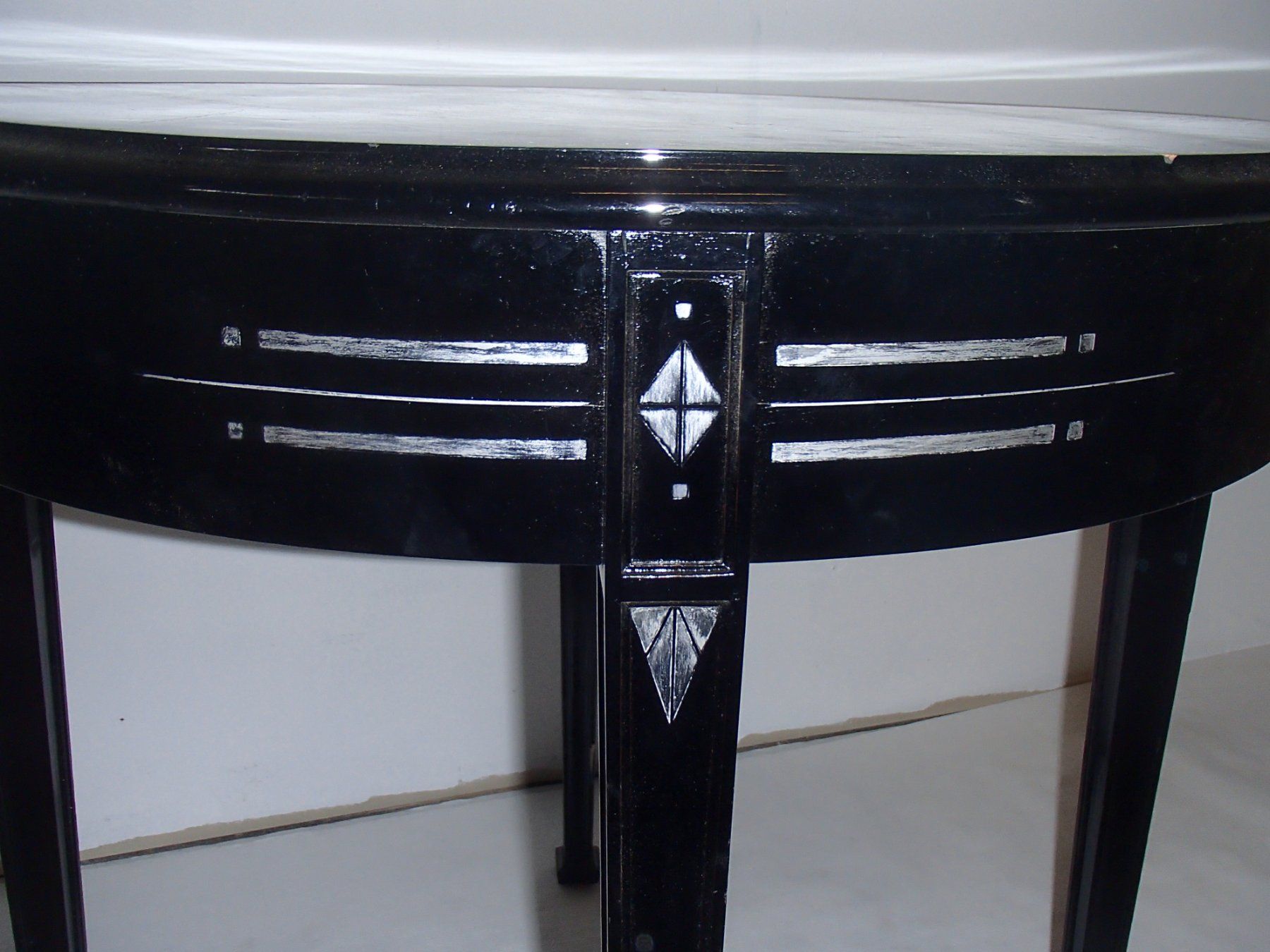 Tavoli: runder schwarzer Art Deco Salontisch – Usato da Schöfflisdorf venduto da pullux 2