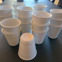 21 Porzellan - Becher - Tassen