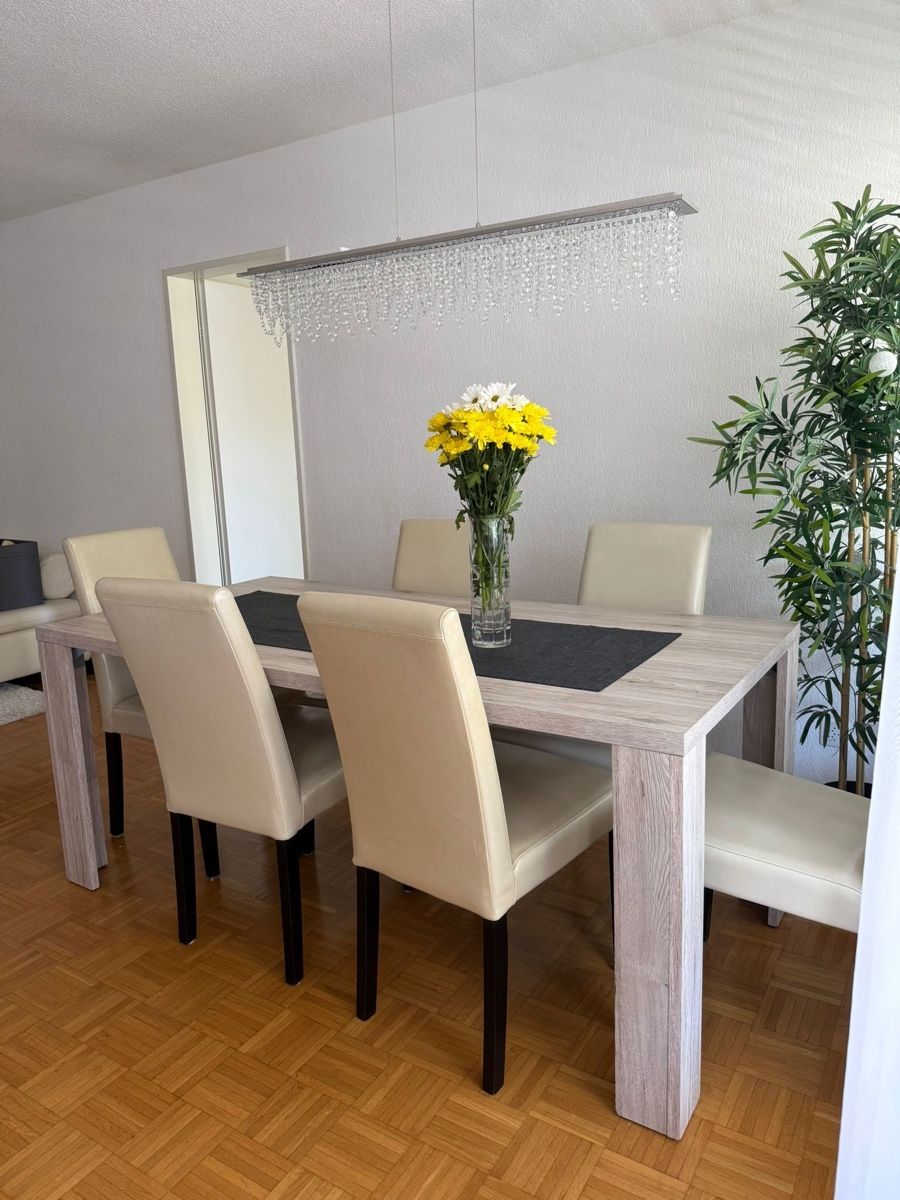 Tischset: Holztisch mit Lederstühlen  – Gebraucht aus Baden von code_name 2
