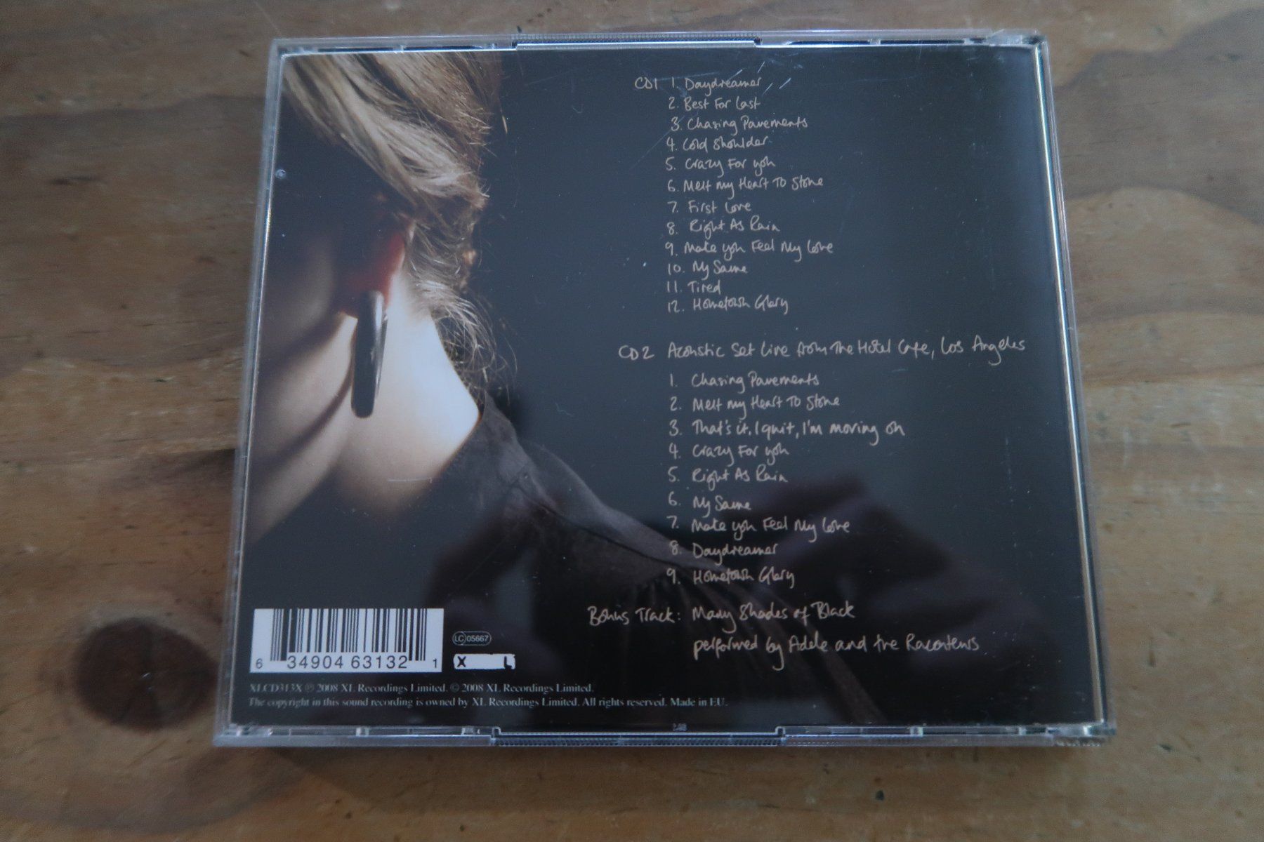 CDs: ADELE - 19 - mit BONUS DISC - 2x CD – Gebraucht aus Basel von Patiscat 1
