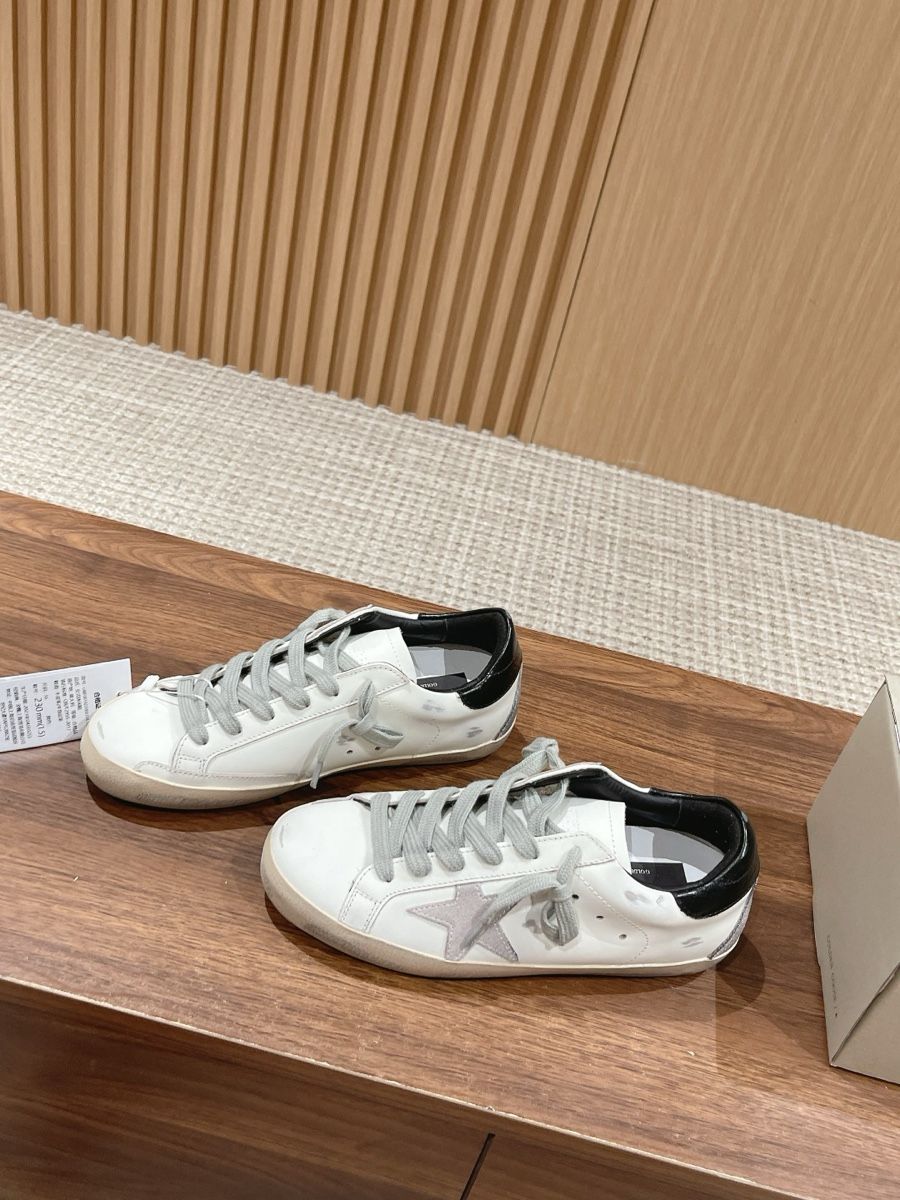 Golden Goose Scarpe da uomo: Golden Goose Superstar Gr. 44 – Nuovo e nell'imballaggio originale da Oberwil BL venduto da nat_m9vn