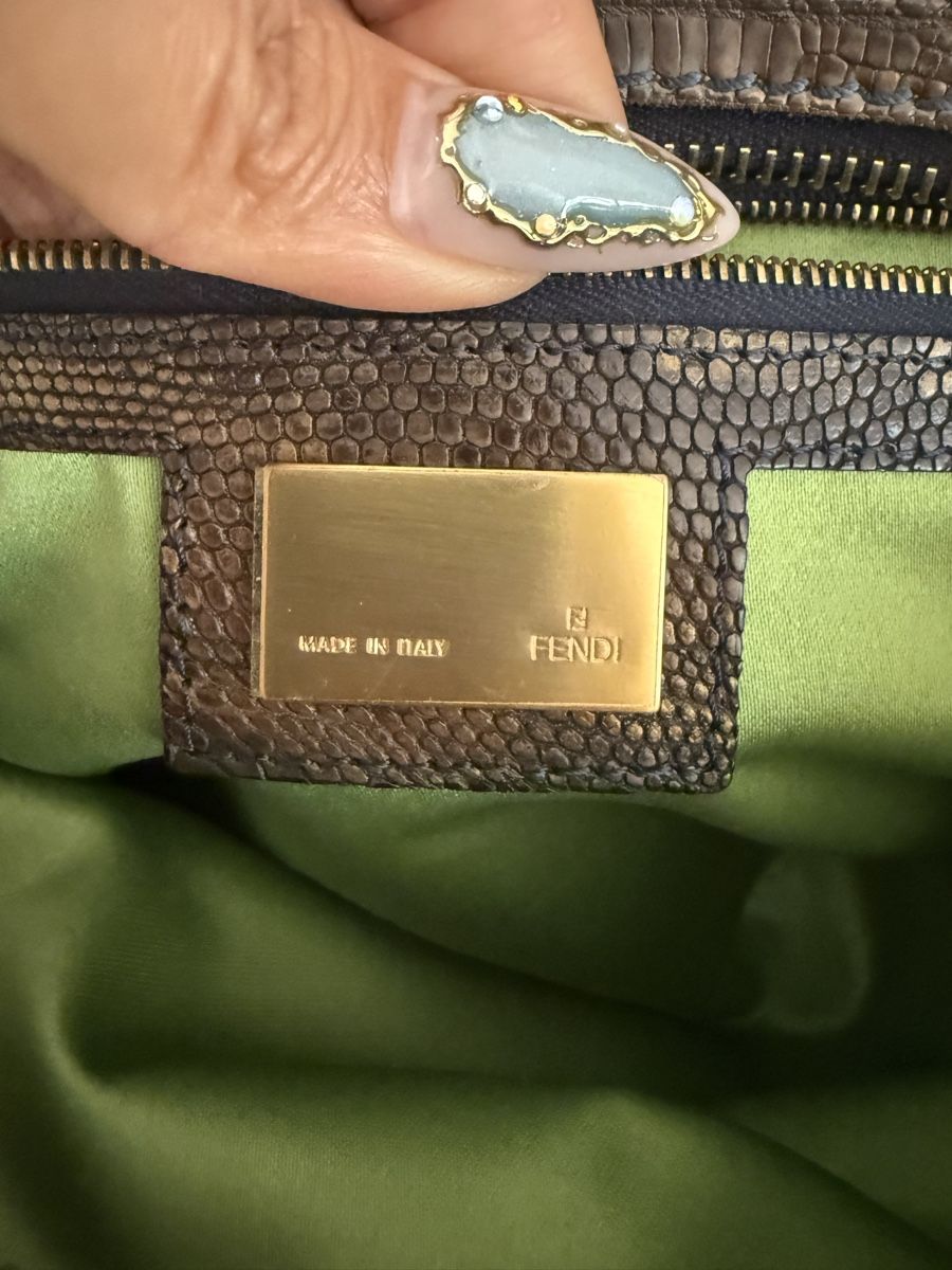 Fendi Borse da donna: Fendi beaded Trapezio limited edition bag  – Nuovo (secondo la descrizione) da Langnau am Albis venduto da anjalimkchotani 6