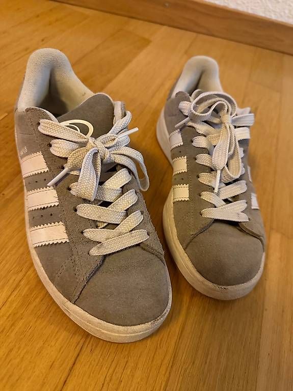 Adidas Scarpe da donna: Adidas Campus Größe 38, Farbe grau – Usato da Zürich venduto da FamilieSki
