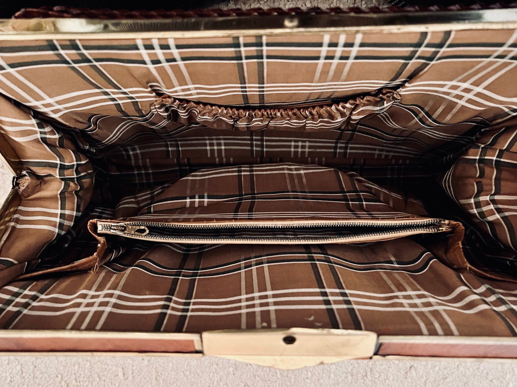 Borse da donna: Vintage Handtasche aus Leder – Usato da Zürich venduto da 411osmanbey 5