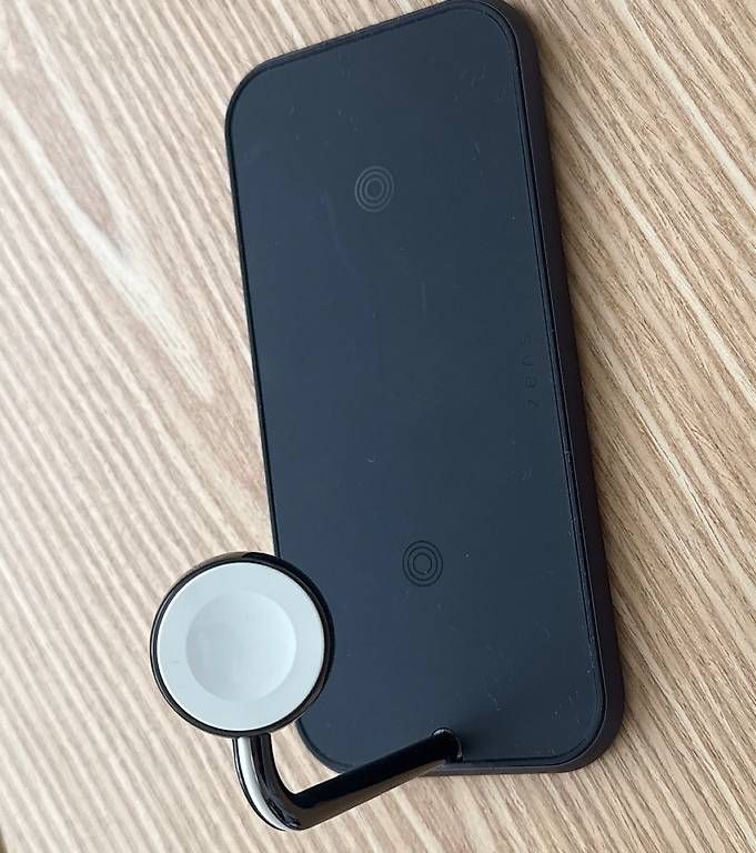 Caricabatterie: charger sans fils  – Usato da Bevaix venduto da Ky714n