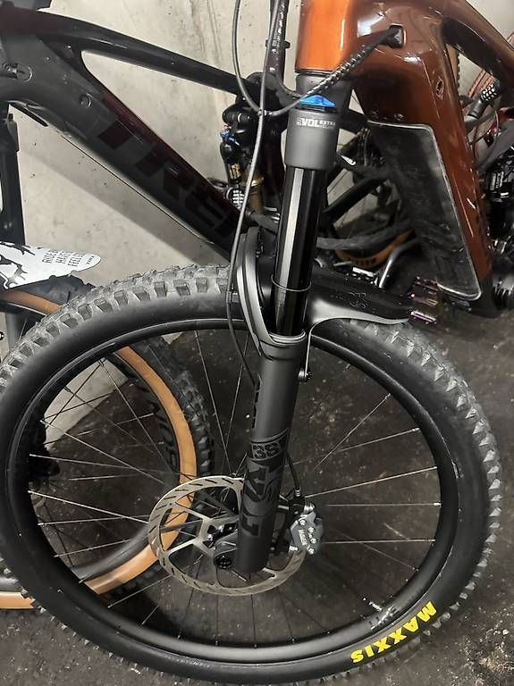 Fox Pezzi di ricambio: Fox 38 Performance Elite 10h gefahren – Nuovo (secondo la descrizione) da Trin Mulin venduto da onroad91