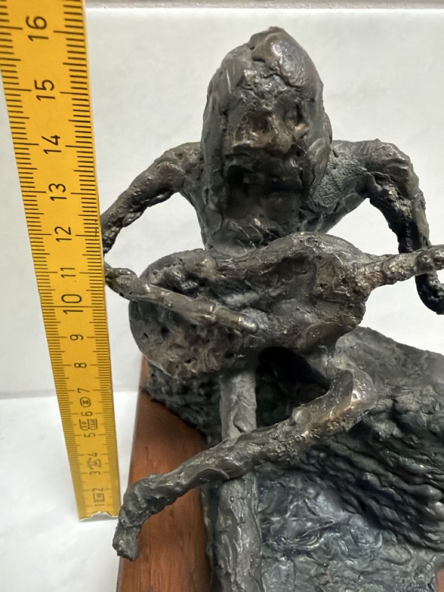 Sculture & Statue: Hans Walder, Gitarrenspieler. Eisenfigur. – Usato da Biberist venduto da Momo33 9