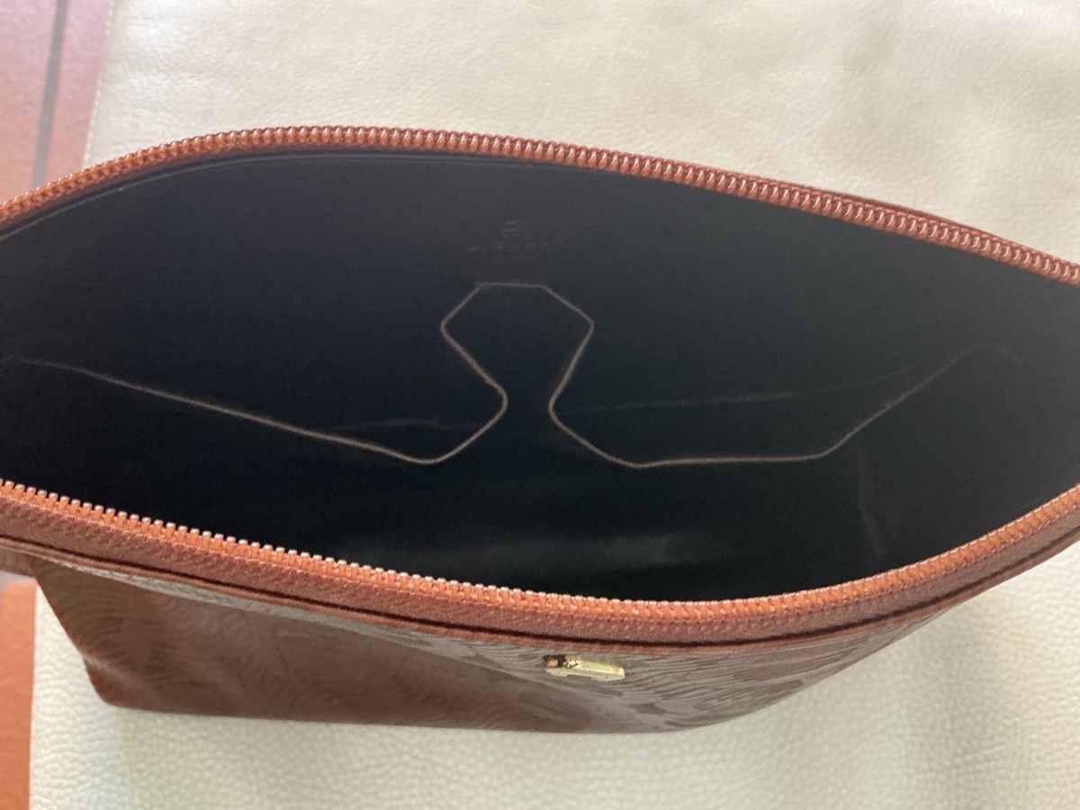 Aigner Custodie per cosmetici: Aigner clutch oder Necessaire  Monogramm – Usato da Wettingen venduto da Andres54 2