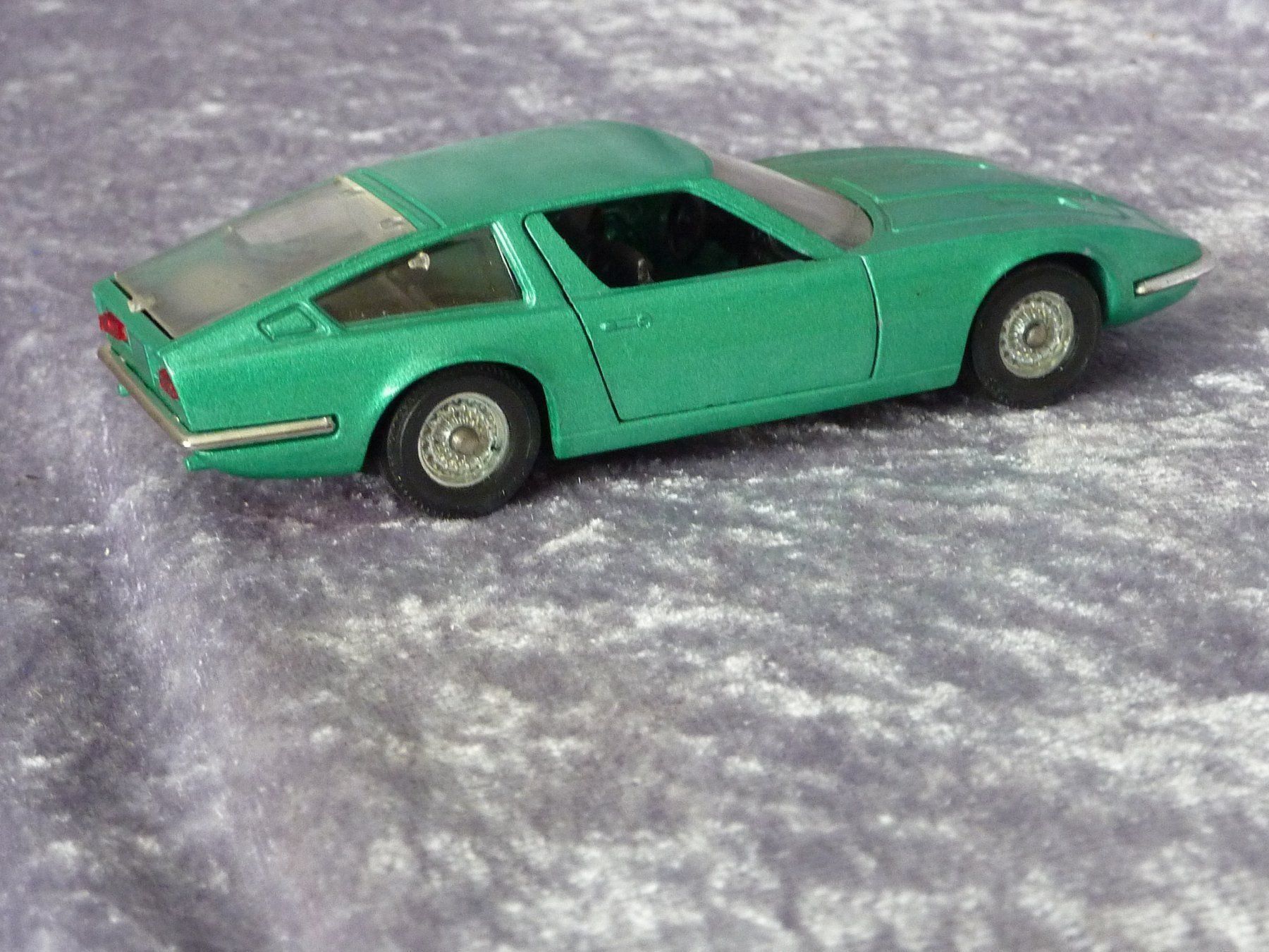 Solido Modellini d'auto: Maserati Indy  1:43 – Usato da Dürrenäsch venduto da modellautos4you 2