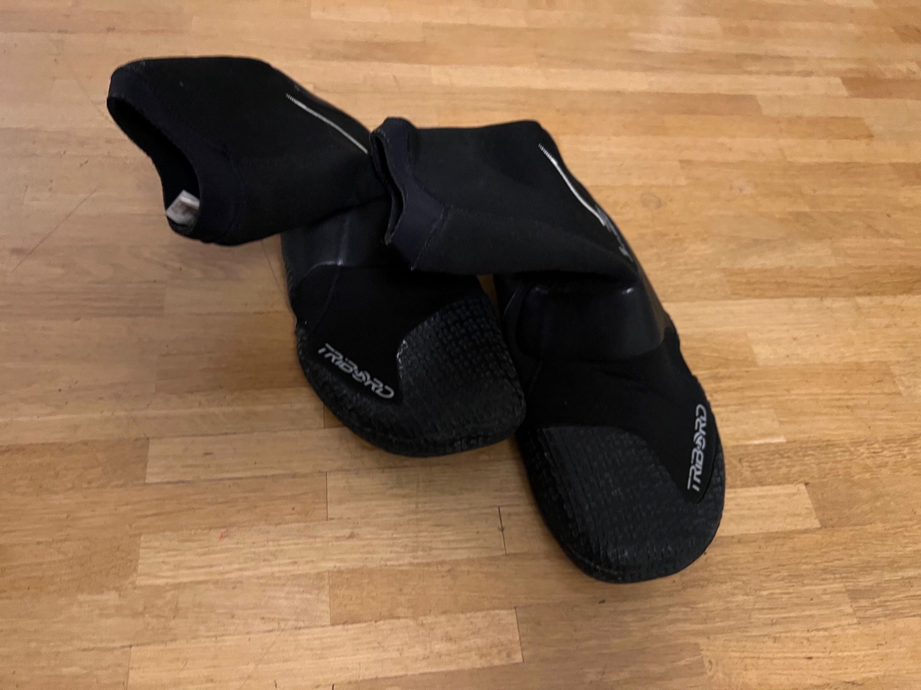 Scarpe per ragazzi: Surf Schuhe Kinder – Usato da Zürich venduto da luc70 2
