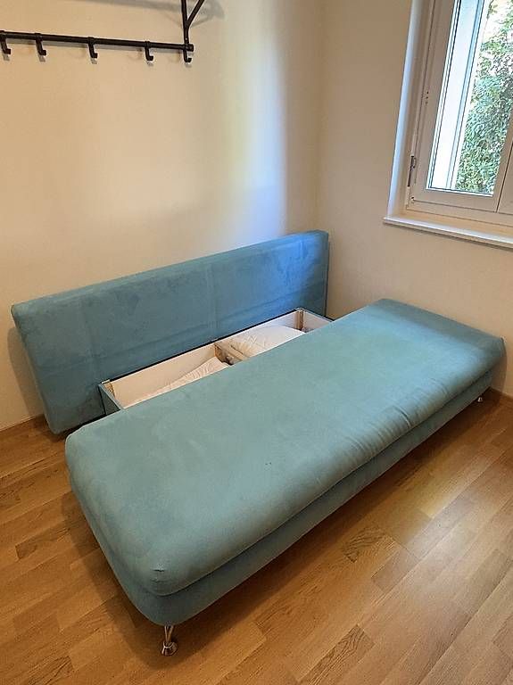 Sofas: Türkises Sofa – Gebraucht aus Glattbrugg von BALZA. 1