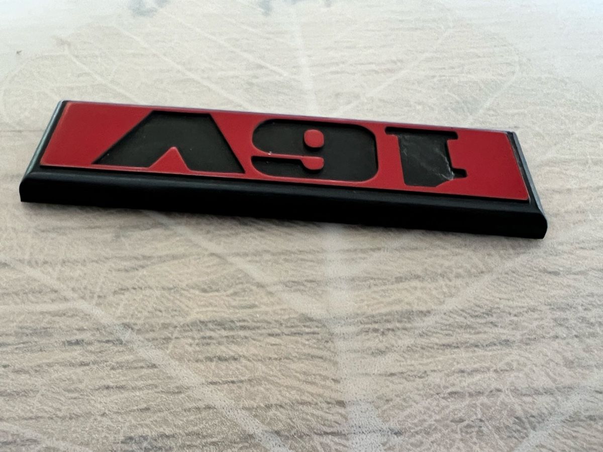 VW Tutti pezzi di ricambio auto: VW 16V Emblem Original  – Usato da Sevelen venduto da Ritiplampi 2