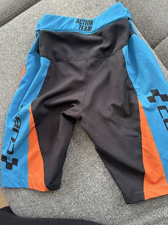 Pantaloni: Velohose Cube 158/164 – Usato da Bonaduz venduto da aye_qh6g 1