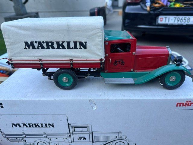 Märklin Kits de montage: MARKLIN CAMION 1992 LIMITATO – Neuf avec emballage d'origine à Davesco-Soragno par cap_67b9 1